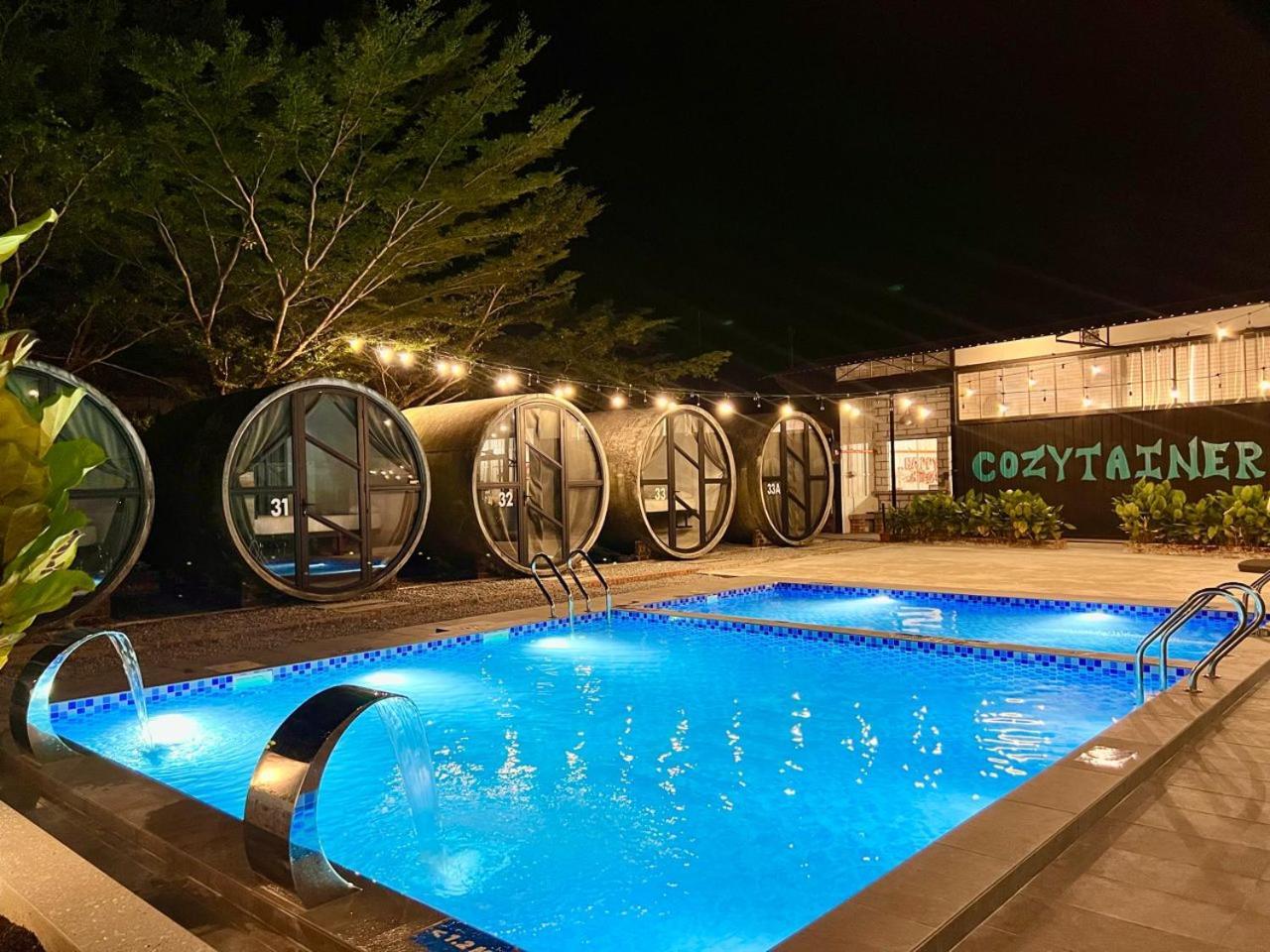 Hotel The Cozytainer à Taiping Extérieur photo